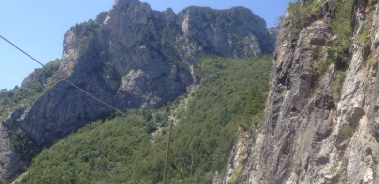Esplorare il Col di Nava e i suoi Dintorni in Moto: Un Viaggio tra Bellezza Naturale e Storia