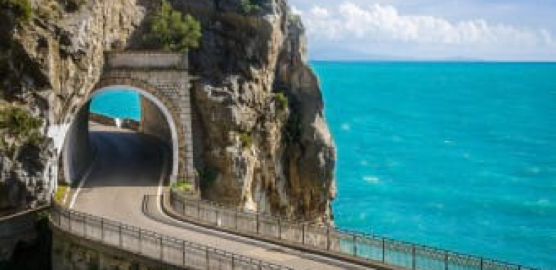Viaggio in Moto di 1 Settimana: All’Esplorazione della Costiera Amalfitana