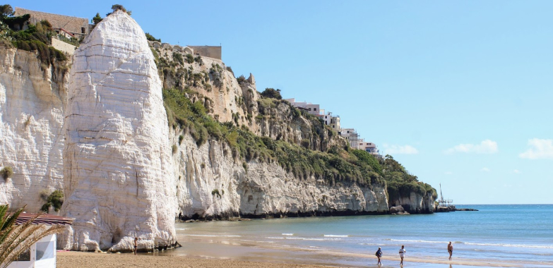 Alla Scoperta della Puglia in Moto: Tra Cultura, Cucina e Spiagge