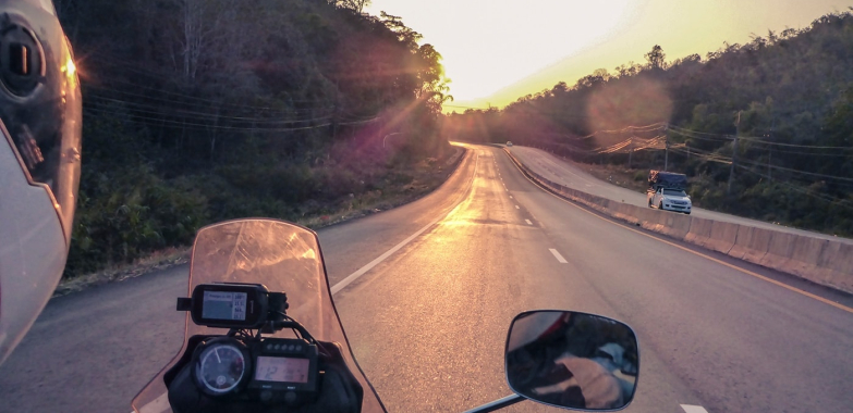 Esplorare la Thailandia con una Moto a Noleggio da Milano: Libertà e Avventura senza Confini