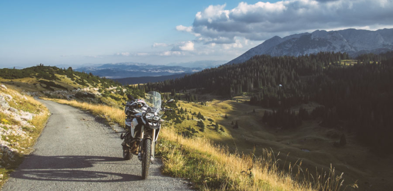 Vivere una Vita in Viaggio in Moto: La Libertà sulla Strada